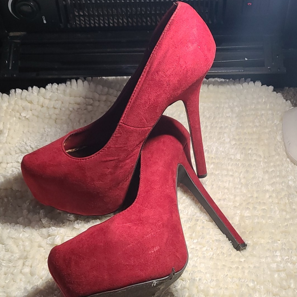 Red Shoe - Picture 2 of 4